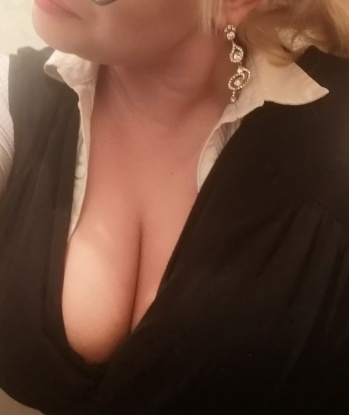 💋😍
Экспертка в проведении сессий удовольствия, я обеспечу тебе незабываемый опыт, насыщенный эротикой и страстью. 🔥🔞 У меня ты найдешь все, о чем мечтал, и даже больше!
У меня шикарные прелести, которые я с радостью покажу тебе! Мои фото подтверждают мою красоту и сексуальность, и я не могу дождаться, чтобы ты полностью оценил их. 😘📸
Позволь мне твоим гидом в мире наслаждения и профессионально исполненных эротических фантазий. Я гарантирую удовольствие на каждом шагу, прислушиваясь к твоим желаниям и фантазиям. 💃💦
Специальные услуги, которые я предлагаю, придадут твоему опыту разнообразие и оставят незабываемые впечатления. Мои ручки и губки могут творить чудеса! Я подарю тебе райское блаженство. 💎💆
Не забудь о том, что мои отзывы говорят сами за себя. Я отличаюсь нежностью, страстью и профессионализмом. Мой опыт никогда не подведет тебя. 🌟🌟🌟
Не медли, мой сладкий рыцарь! Москва ждет нас, чтобы испытать самые горячие и яркие моменты вместе! Отправь мне сообщение, и я сделаю все, чтобы наша встреча стала незабываемой! 💋🌹 4314, 31 год